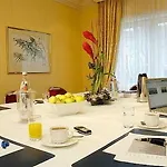 Courtyard By Marriott Hamburg Airport 