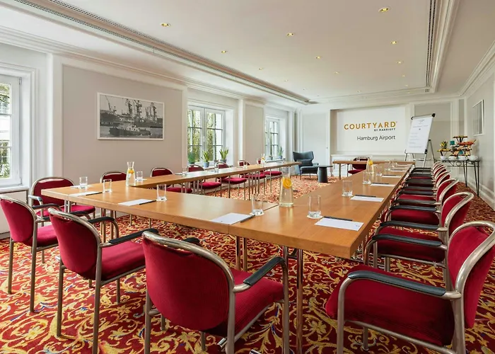 Courtyard By Marriott Hamburg Airport