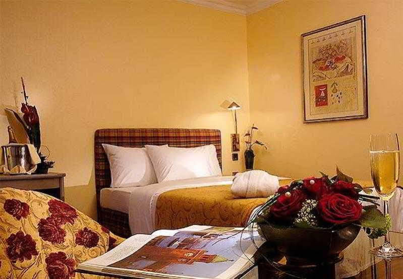 Courtyard By Marriott Airport Hotel 4*